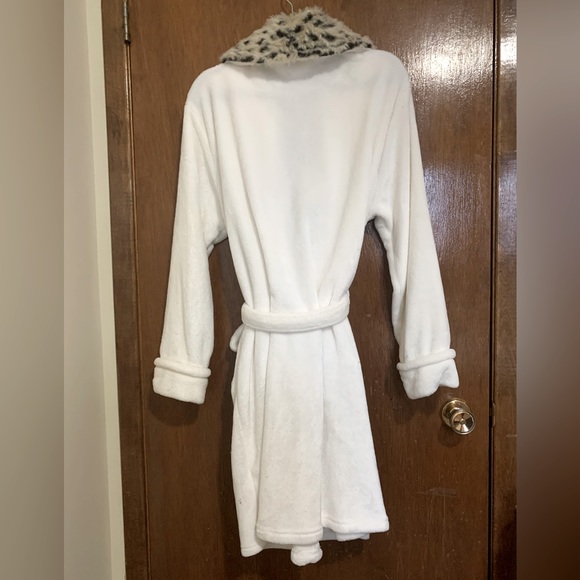 Etre faux fur bath robe - Picture 2 of 2